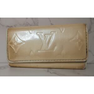 LOUIS VUITTON Monogram Pearly Cream Patent Leather Ring Key Case